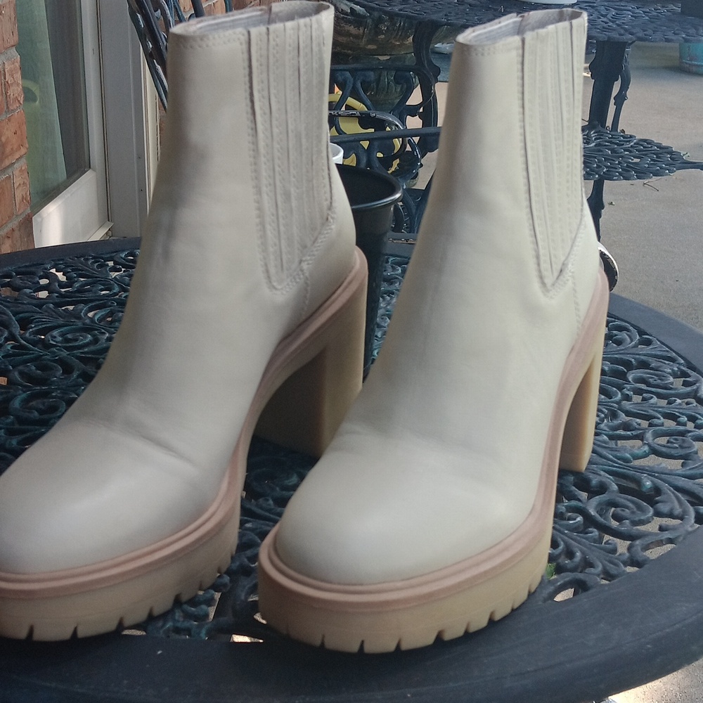 Dolce vita H2O white ankle boots